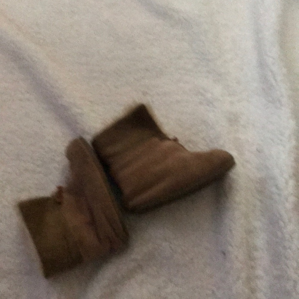 Suede unisex child’s moccasin type boots